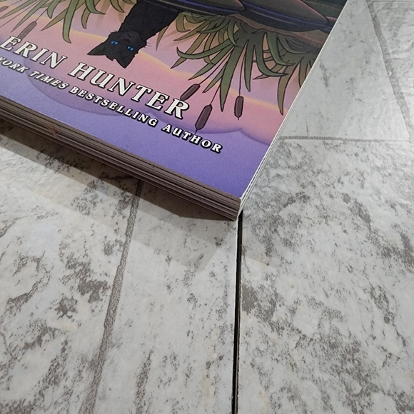 Warriors Graphic Novel: A Shadow in RiverClan - Picture 6 of 12